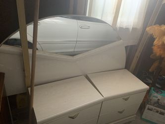 5 piece cream bedroom set headboard 2 night stands bed rails and queen mattress.