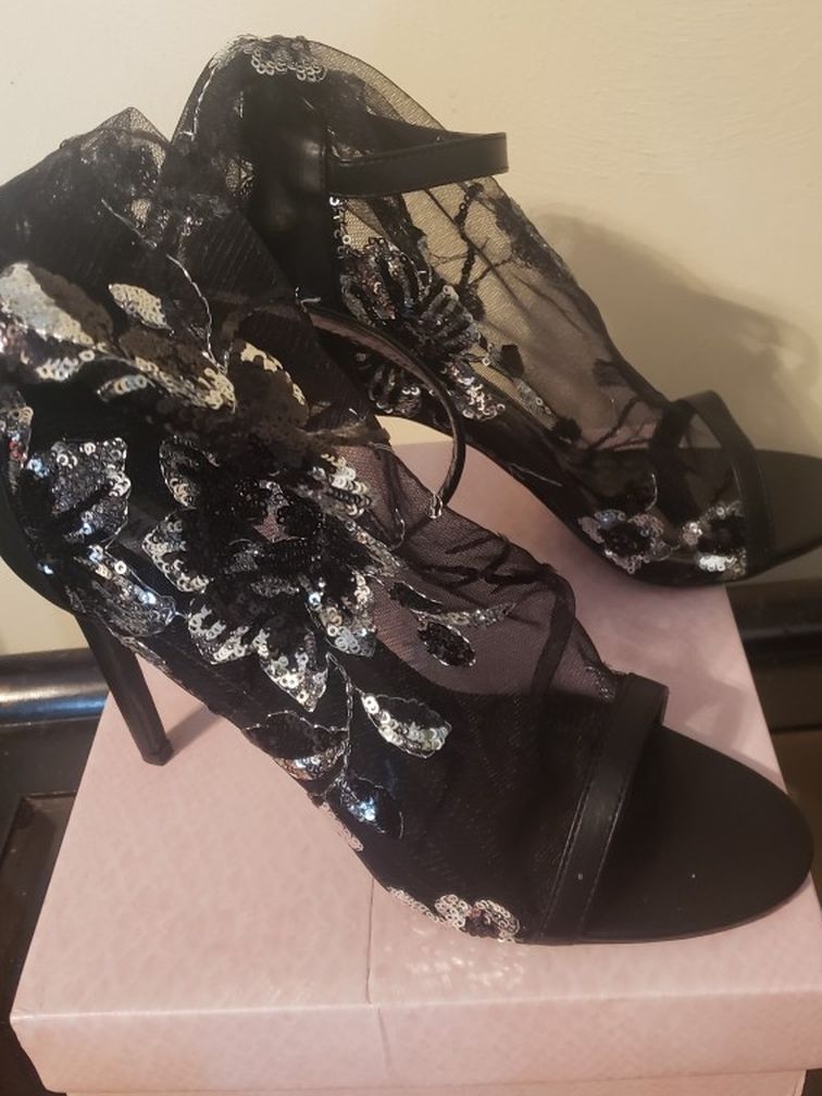 Beautiful, Black And Silver Dress Shoes Size 8.5