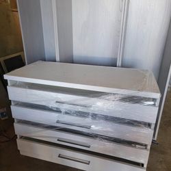 Modern White Storage Dresser – Spacious & Stylish