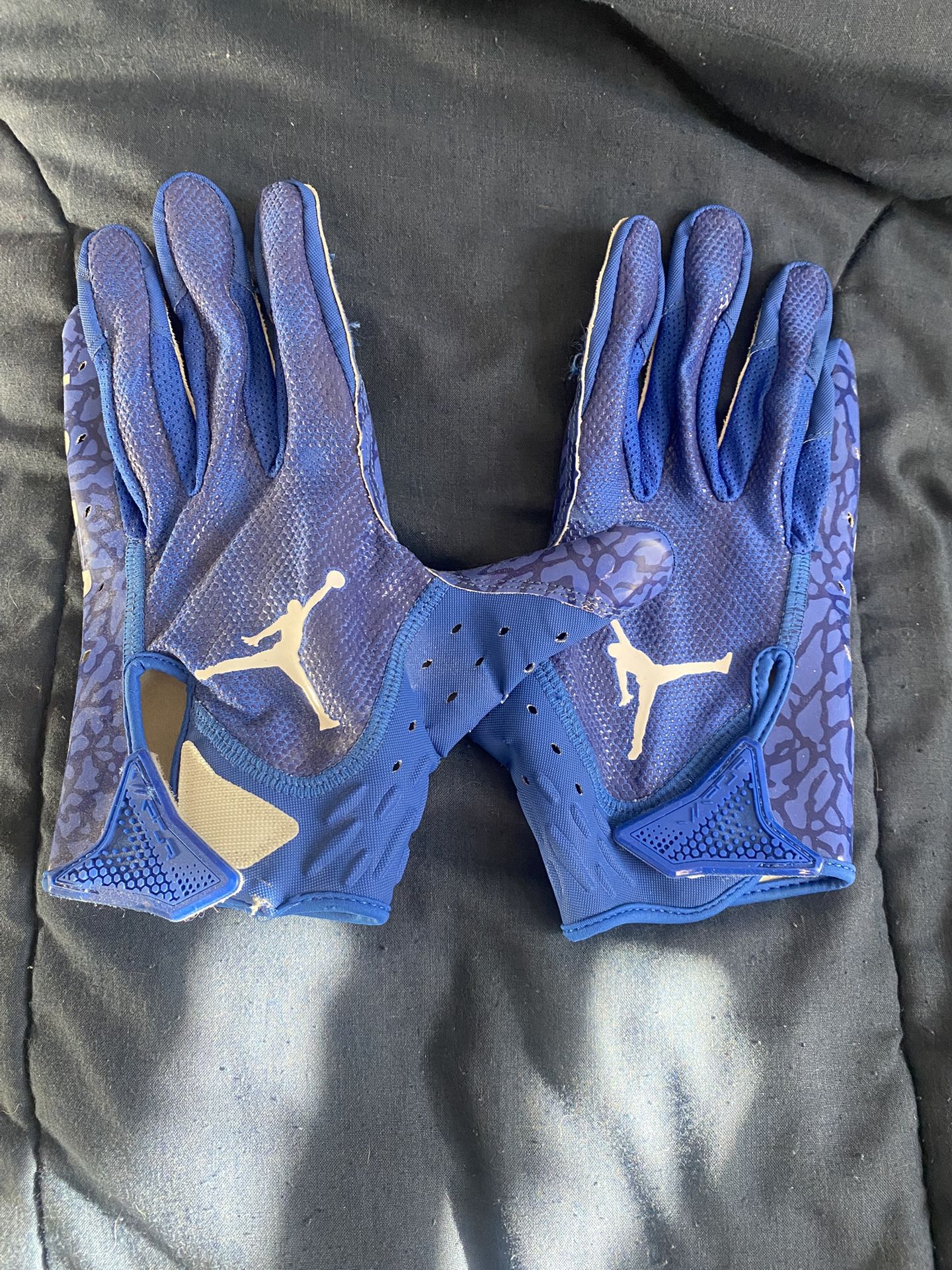 Blue jordan football gloves. Size M