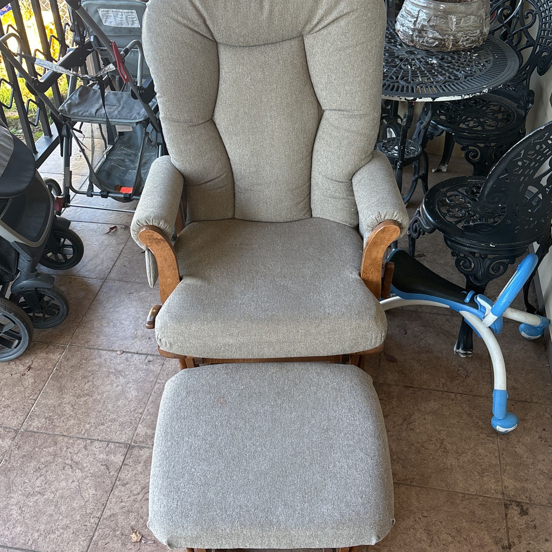 Dutailer Rocking Chair. Nursing Chair. 