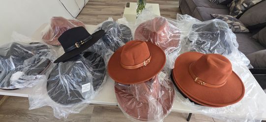 Lote de 24 sombreros