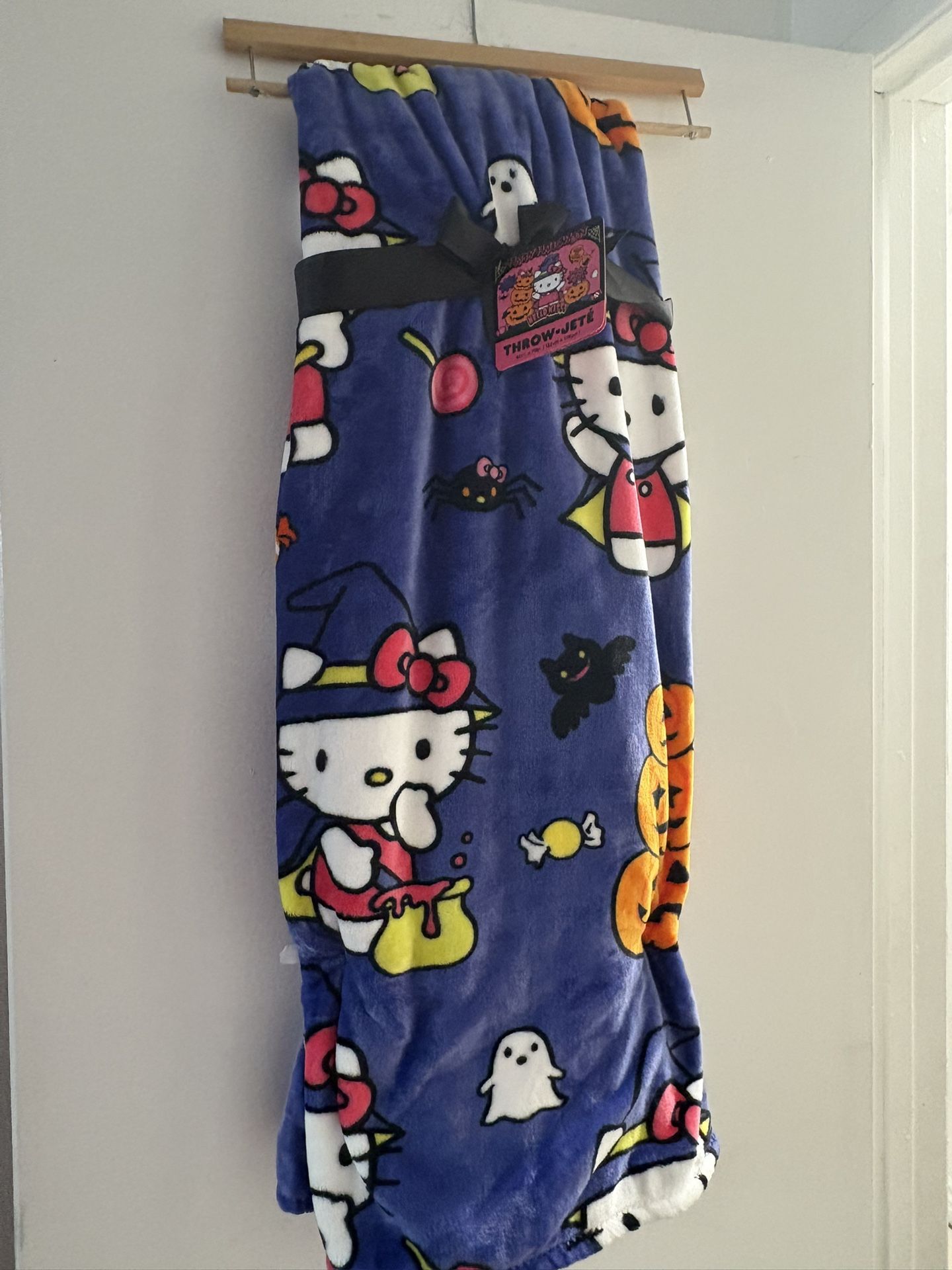 Hello Kitty Witch Throw 