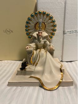 Disney Lenox Snow White Court of The Wicked Queen Statue
