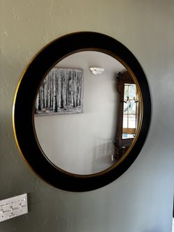 Black gold circle mirror 40in (50$)