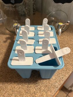 Popsicle Molds, 10 Pieces Silicone Popsicle Molds with Sticks BPA Free Ice Pop Molds Reusable Easy Release Ice Popsicle Maker, Blue