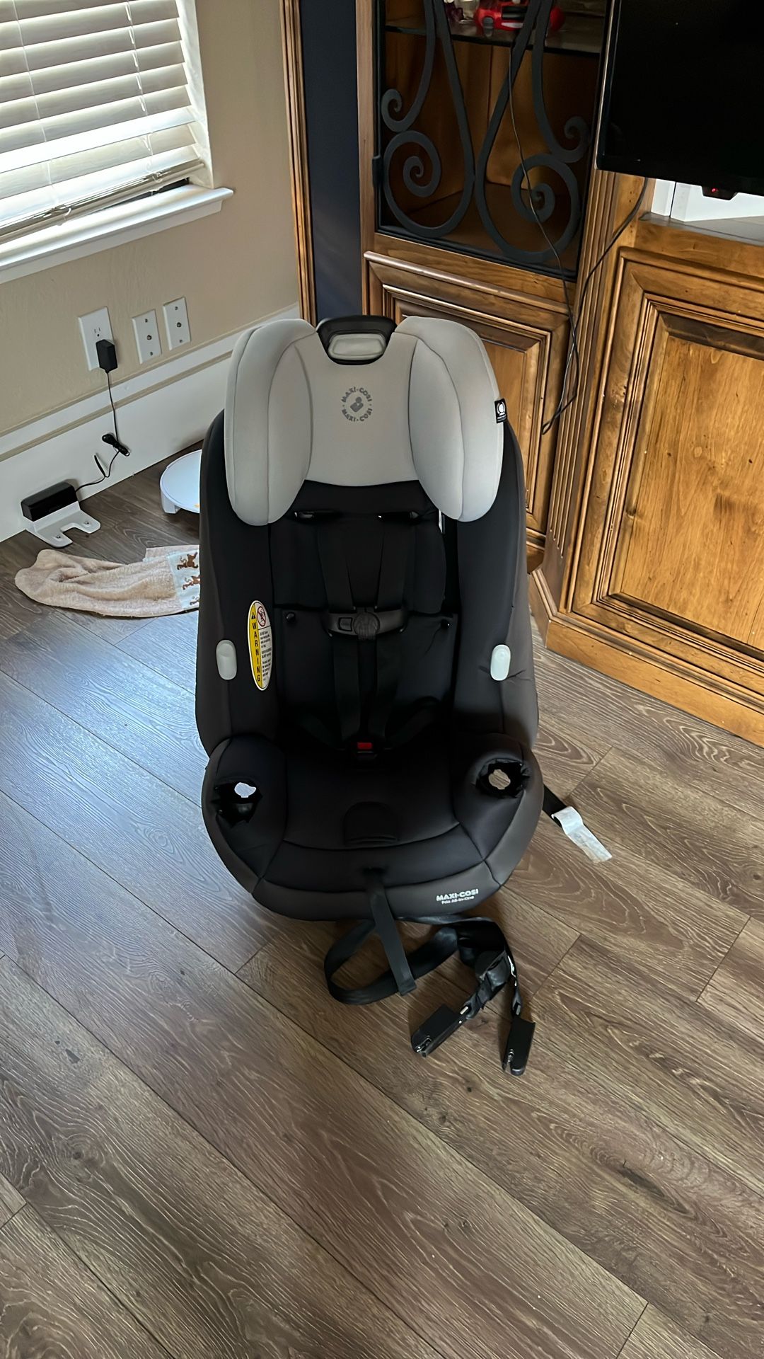 Maxi-Cosi Pria All-in-One Convertible Car Seat