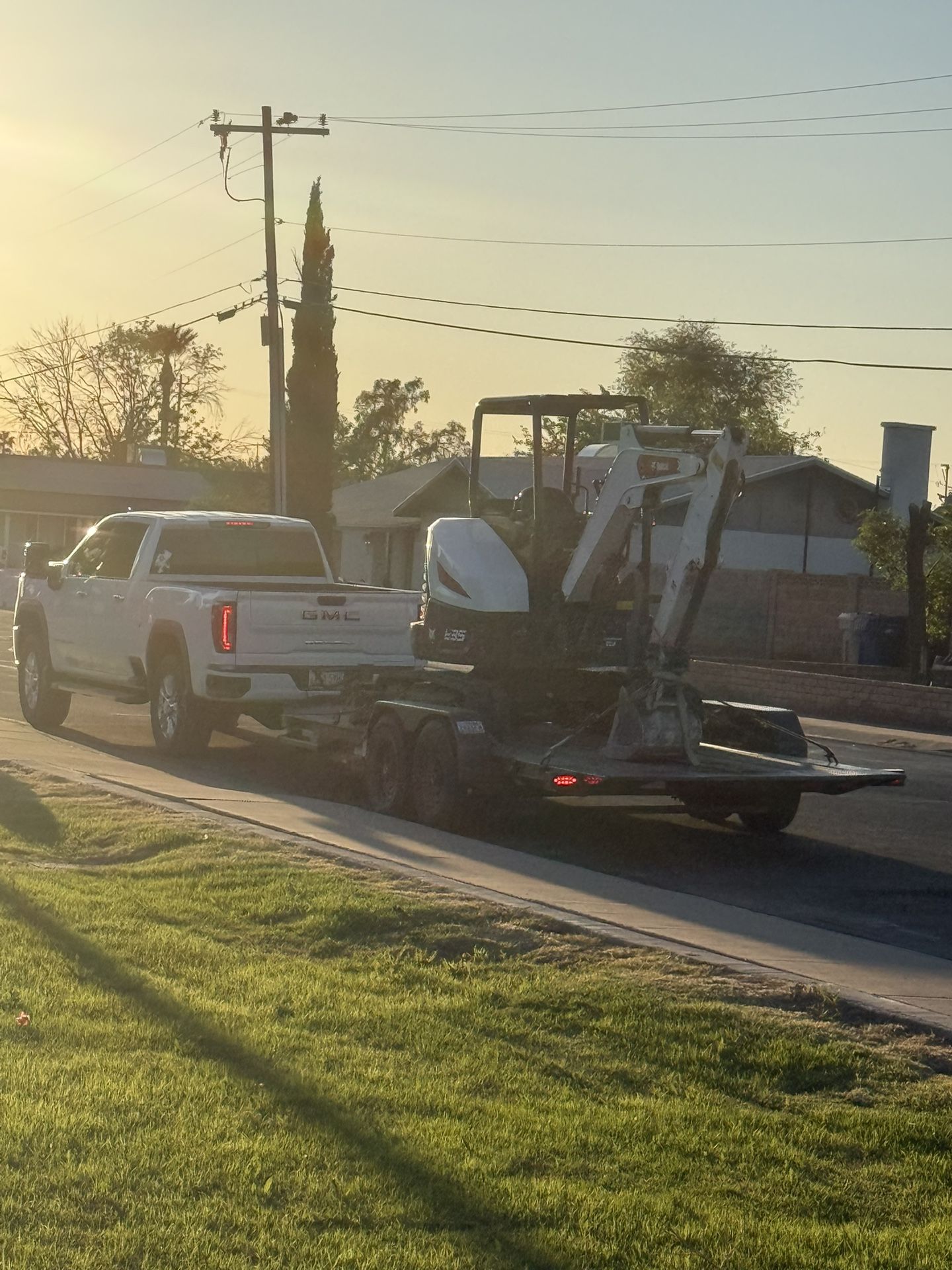 Excavator E35/ Trailer / Jackhammer