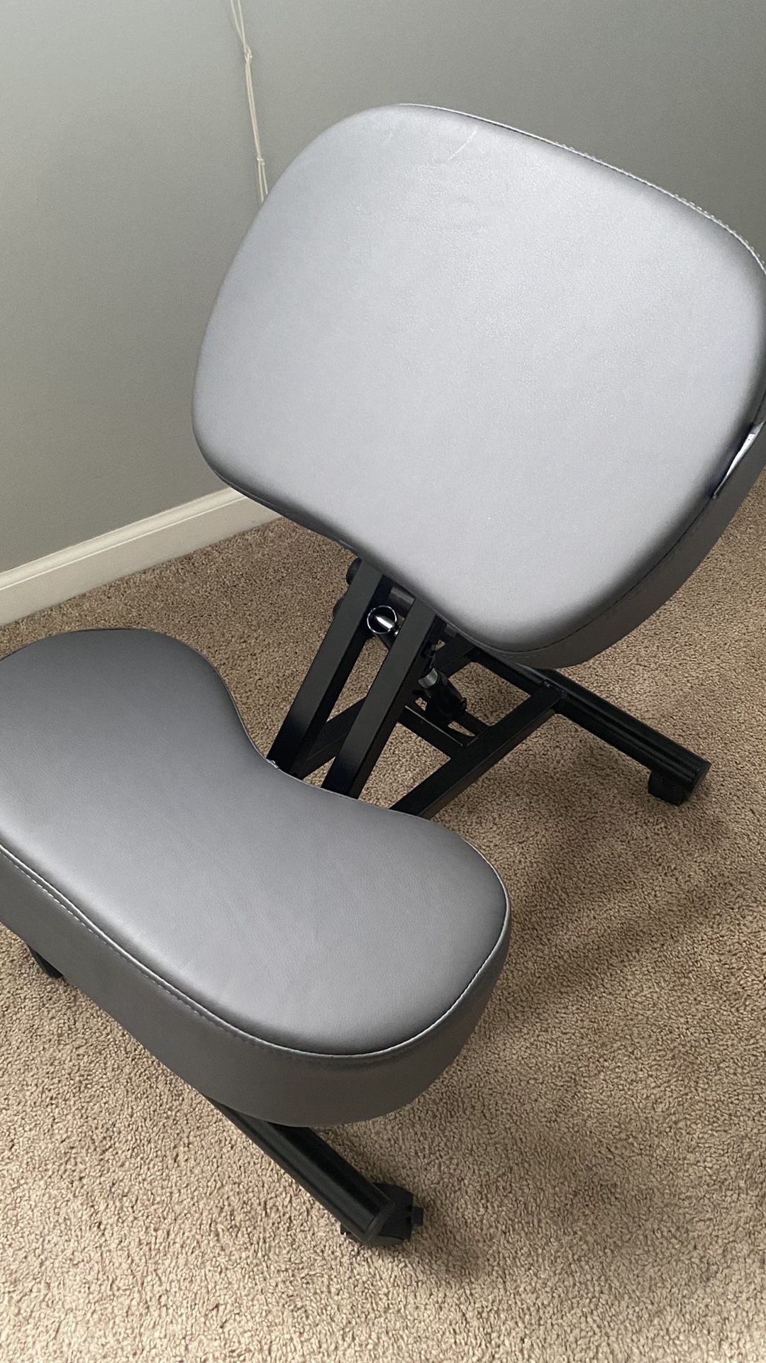 Ergonomic Kneeling Chair