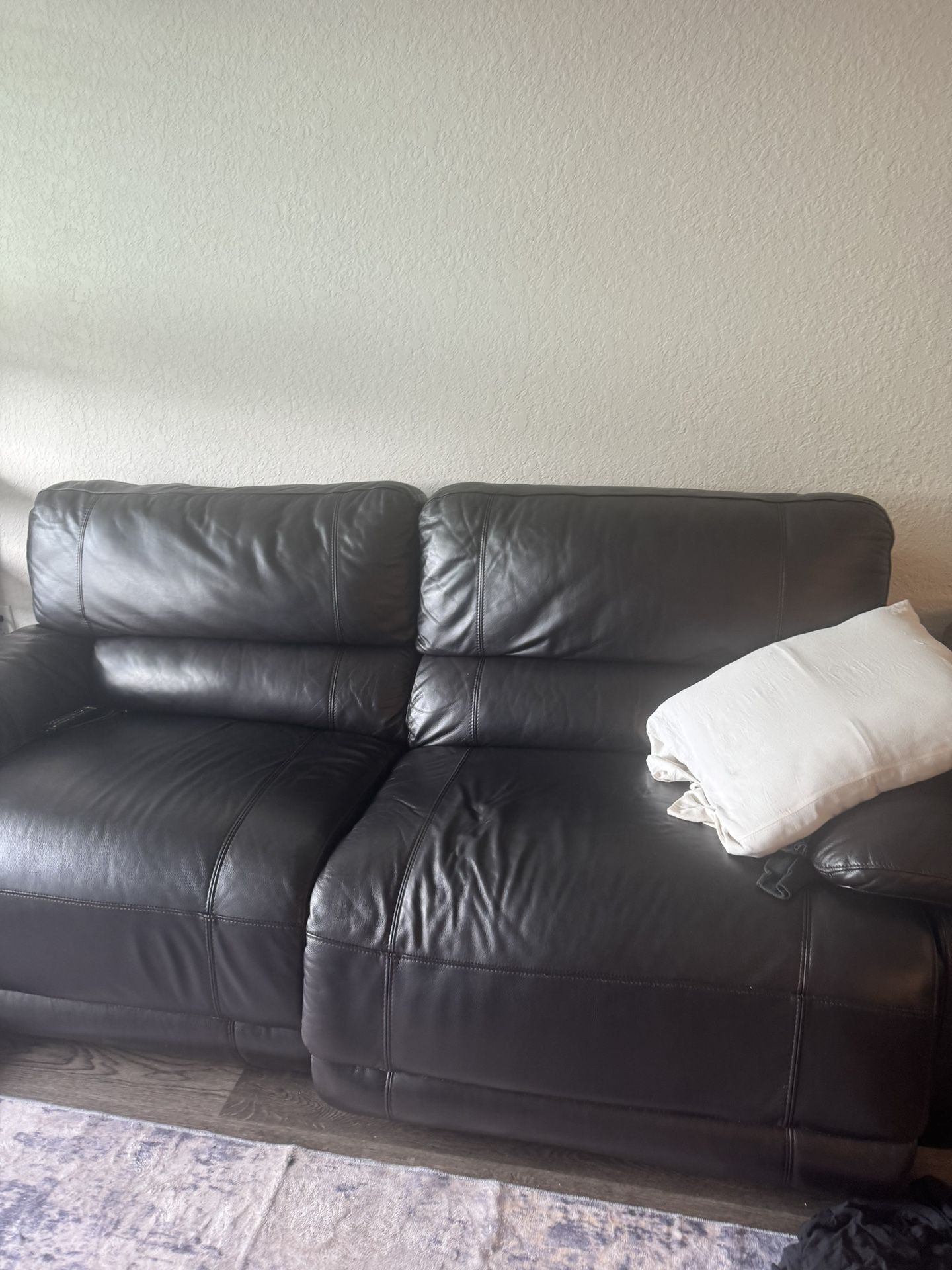 Cindy Crawford Recliner 