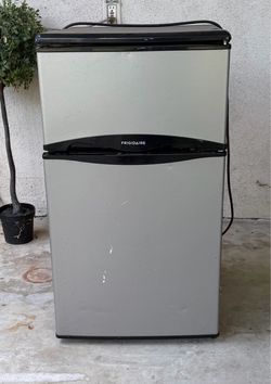 Mini fridge