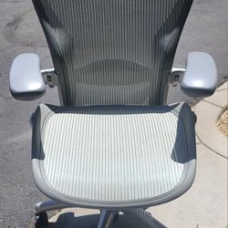 Silver Titanium Herman Miller Aeron Office Desk Gaming Chairs 