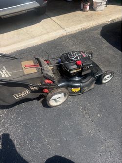 Self-propelled lawnmower Self-propelled lawnmower