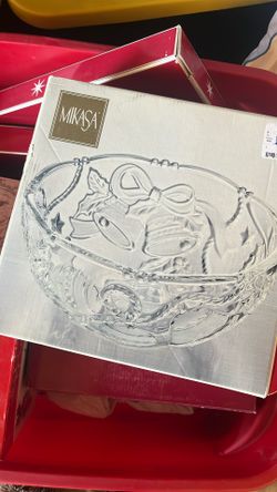 Mikasa Christmas Bowl