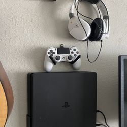 PS4 Slim
