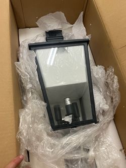 Outdoor Lighting Sconce/Lantern. Landscape/Home Decor. Black. New in Box