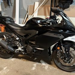 2025 Yamaha R3