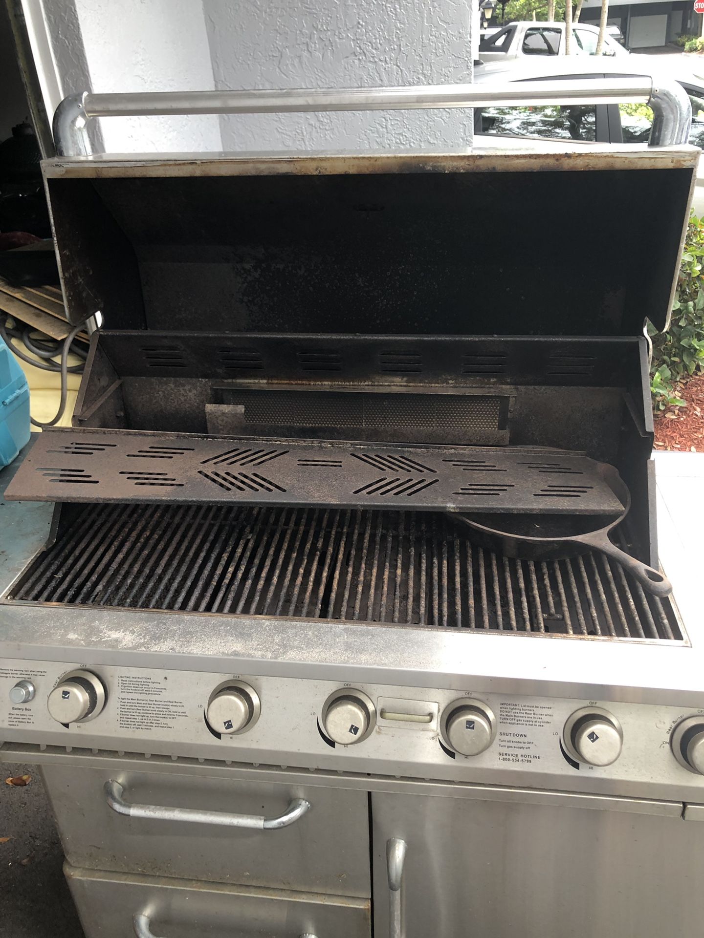 JennAir Outdoor BBQ Grill for Sale in Pompano Beach, FL OfferUp
