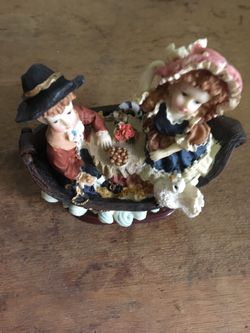Thanksgiving Pilgrims Figurine 