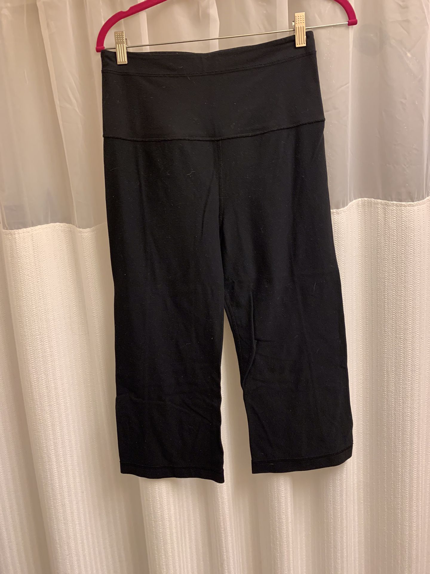 Lululemon black high rise high waist reversible Capri crop cropped leggings yoga workout pants size 6  No size dot, no size tag, fair condition, black