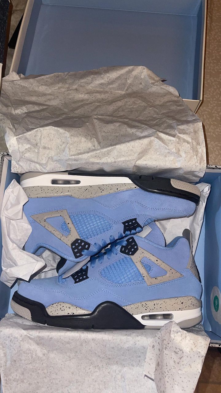 Jordan 4 Unc Size 9