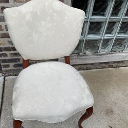 Chair (in good condition)