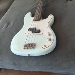 Squier Precision Bass
