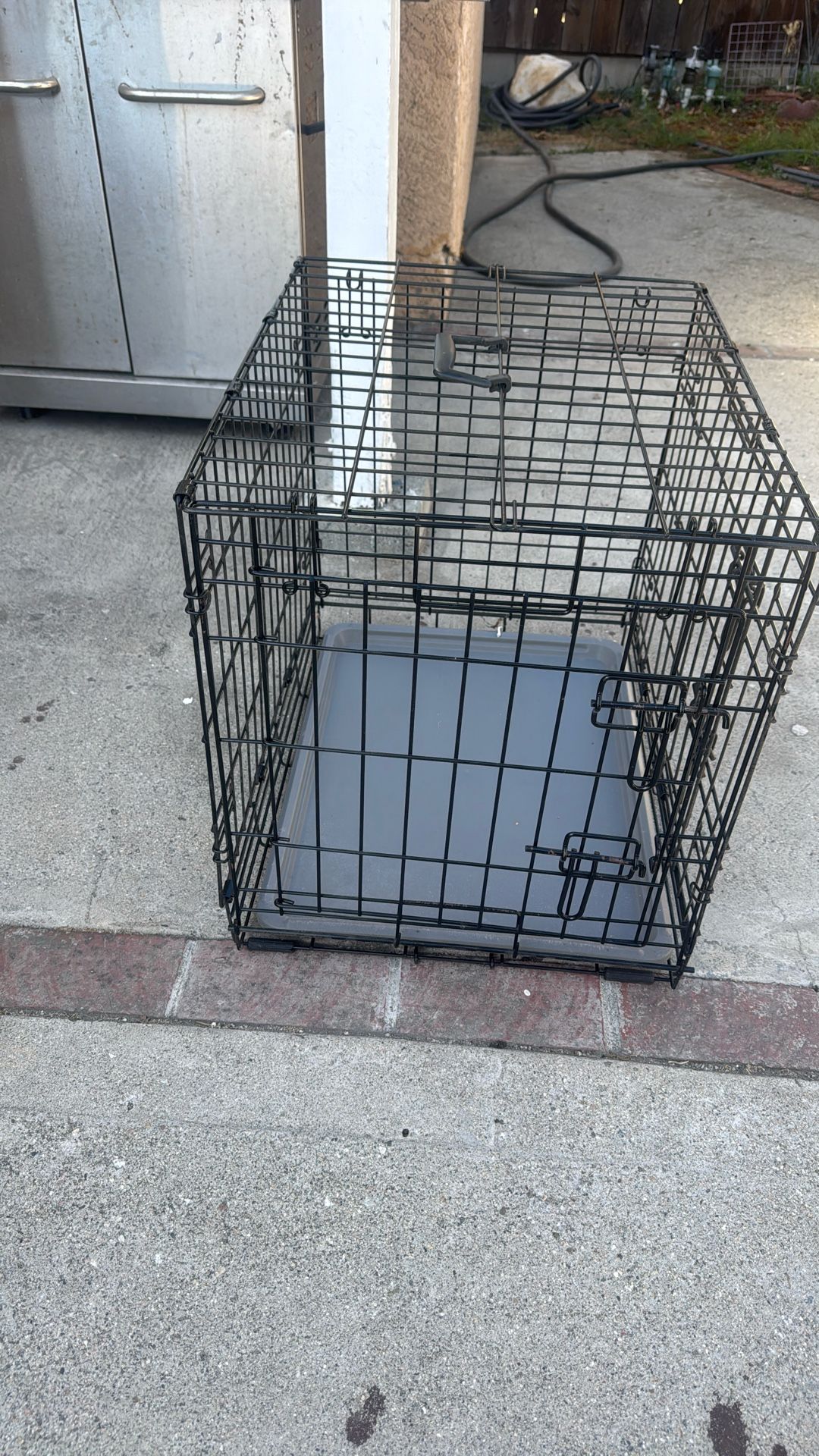 Dog Crate 24” L x 21”H x 18”W