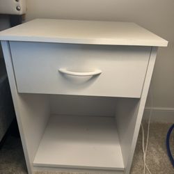 Set of 2 White Nightstands with Drawer & Shelf
