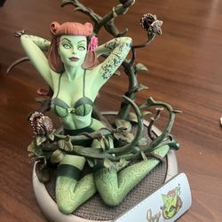 DC Collectibles DC Bombshells: Poison Ivy Statue