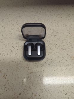Samsung Galaxy ear buds 4