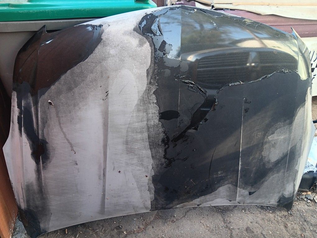 2013 -2017 Cadillac Xts Hood Needs Paint.