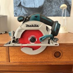 Makita..18 Volt Brushless Circular Saw 6-1/2