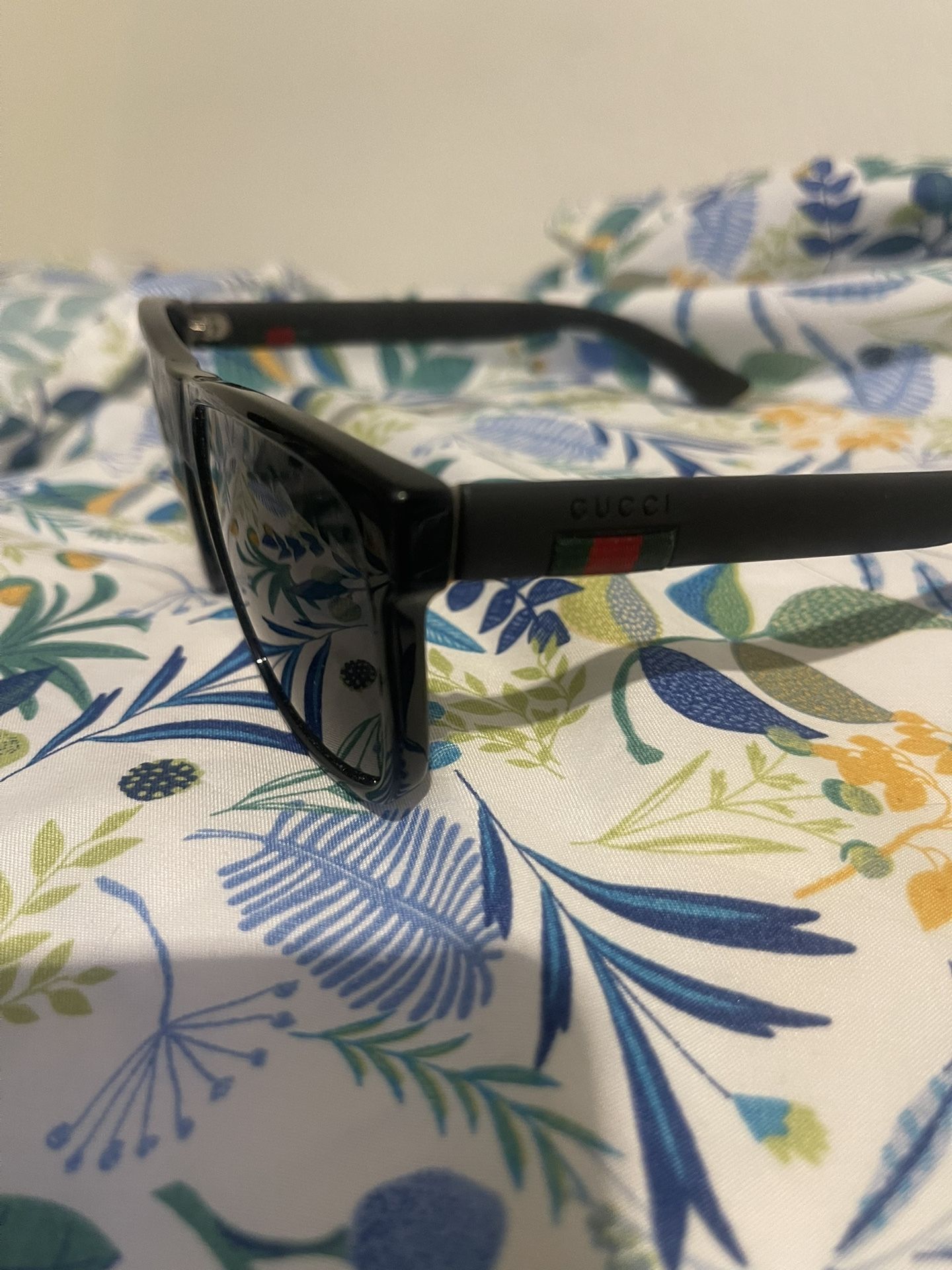 Men’s Gucci Shades
