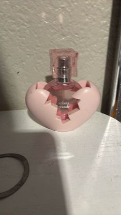 ariana grande perfume