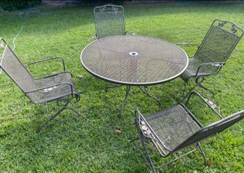 VINTAGE - SUNBEAM WROUGHT IRON PATIO SET WITH TABLE AND 4 ROCKER CHAIRS