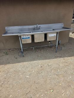 Stainless steel sink