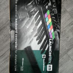 Novation Launchkey 25 MIDI Controller 