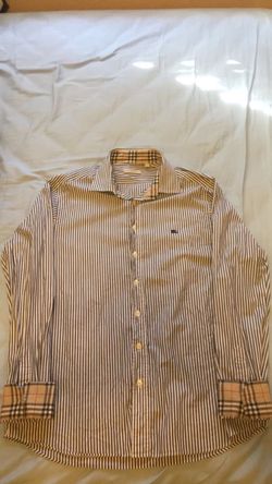 BURBERRY BUTTON DOWN SHIRT S: (Large)