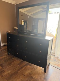 Dark mahogany  6-Drawer Dresser with Mirror