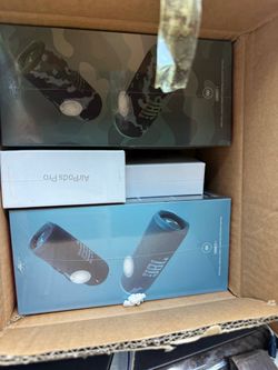 JBL Speakers / AirPods