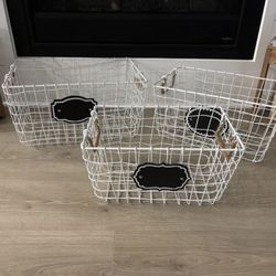 Pantry Set Of Three Wire Storage Baskets 