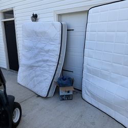 King Size Mattress,Queen Size Mattres, And Twin Size Air Mattress $120 OBO