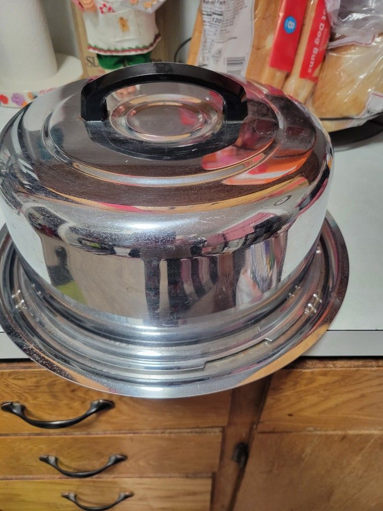 Vintage Cake Platter With Locking Lid