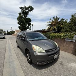 2004 Toyota Sienna