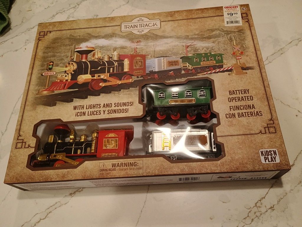 Track track set for around the Christmas tree