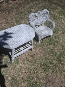 White wicker table and chair