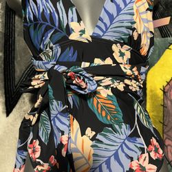 CUPSHE Women's Ruffled One Piece Swimsuit V Neck Lace Up