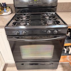 Kitchen Appliances (Gas oven range, Dishwasher & Microwave)