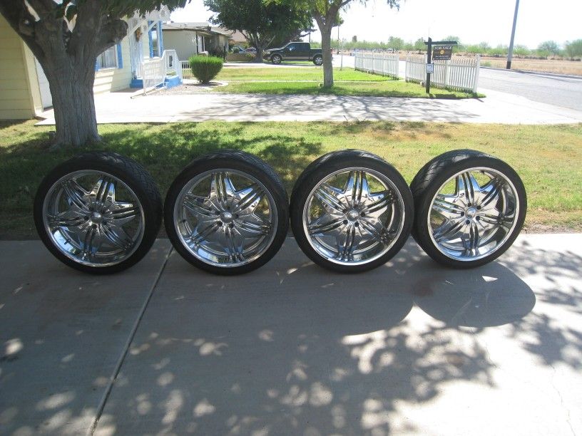 22 inch Devino Road Concepts Rims and tires